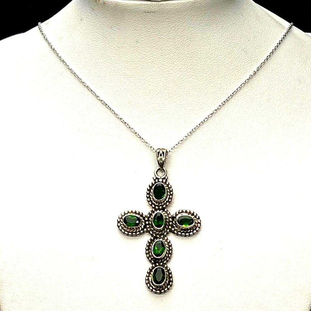 Vintage 925 Sterling Silver Chrome Diopside Cross Pendant Necklace 18"
